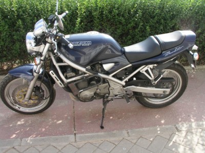 suzuki-bandit-400-07.jpg